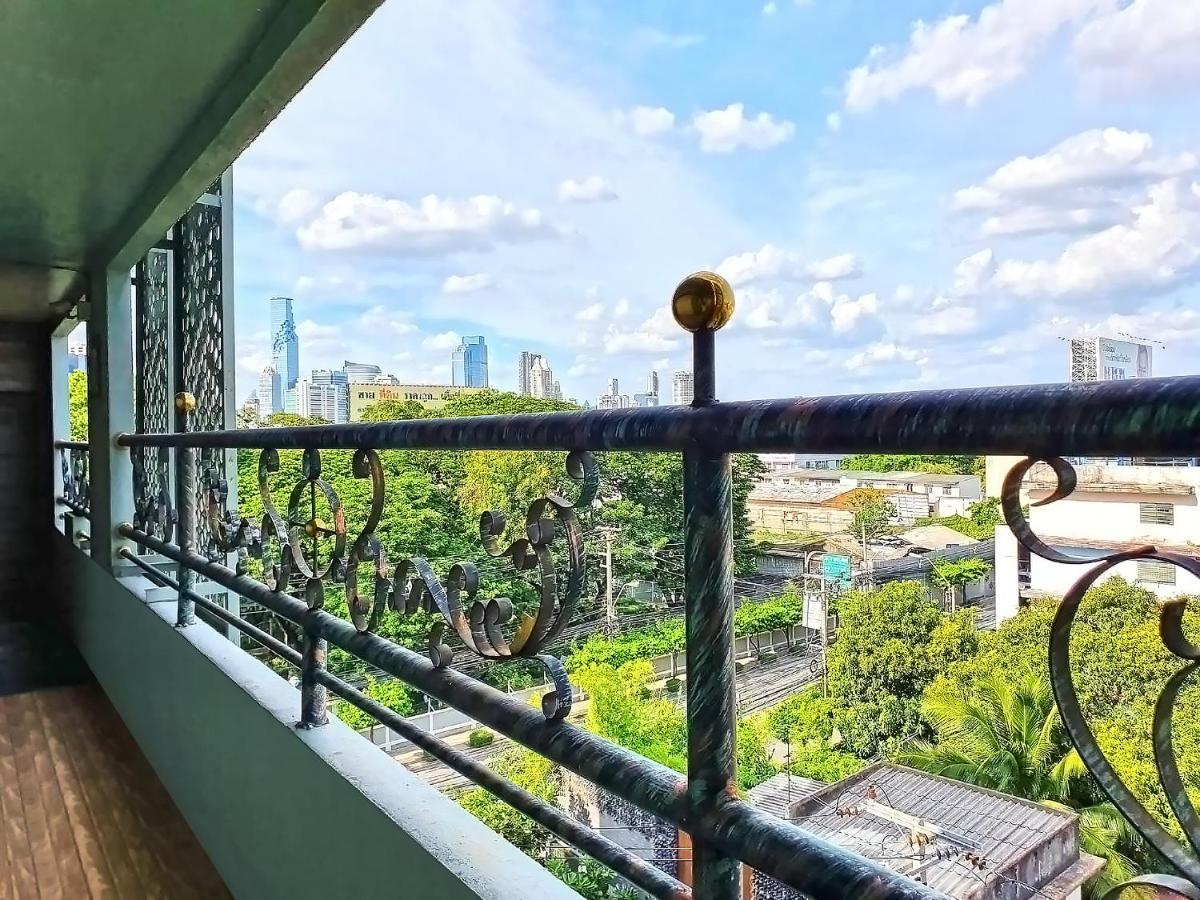 The Montana Lodge-Sathorn Bangkok Kültér fotó