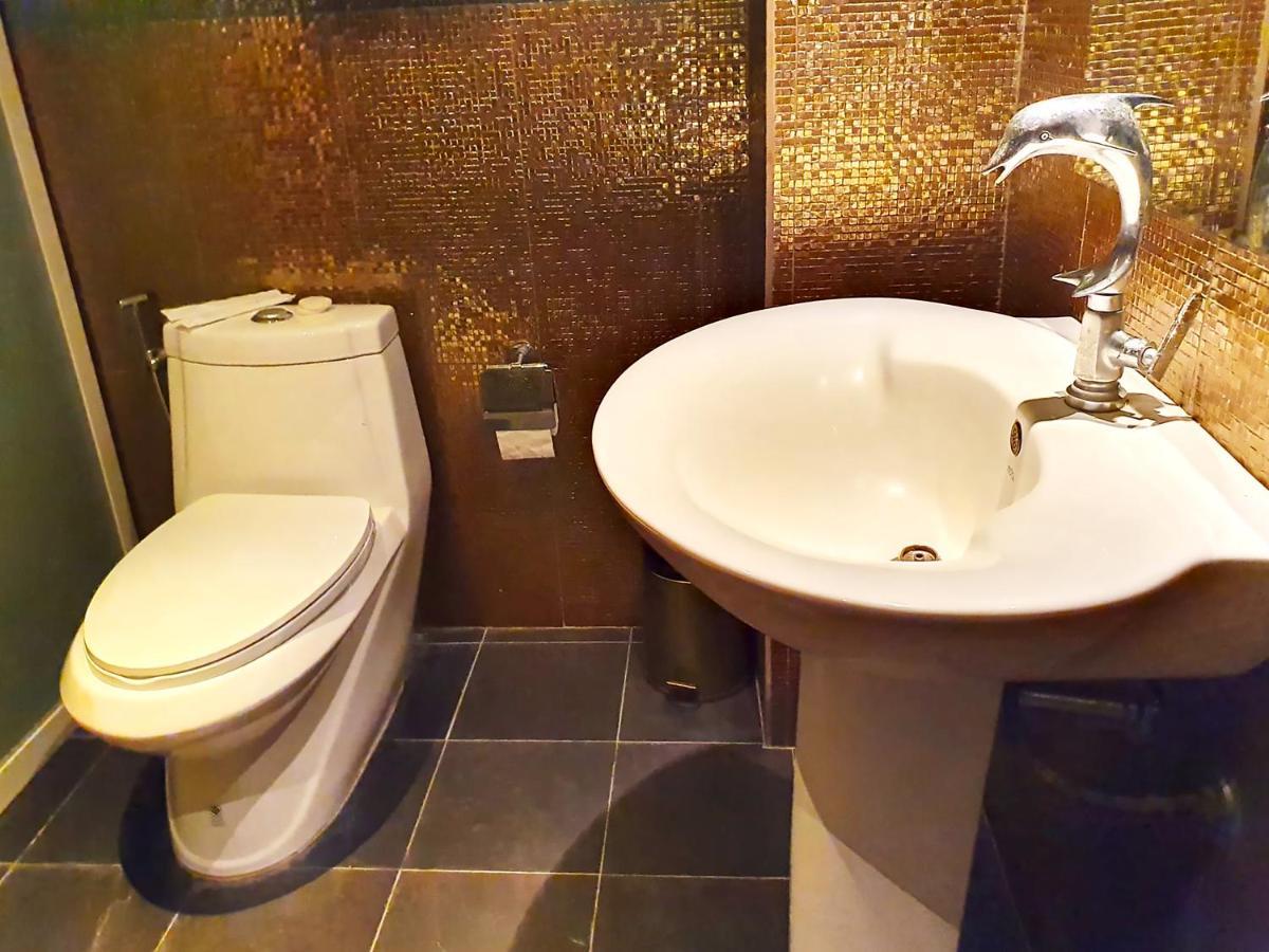 The Montana Lodge-Sathorn Bangkok Kültér fotó