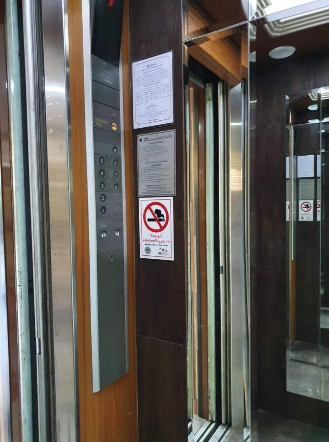 The Montana Lodge-Sathorn Bangkok Kültér fotó