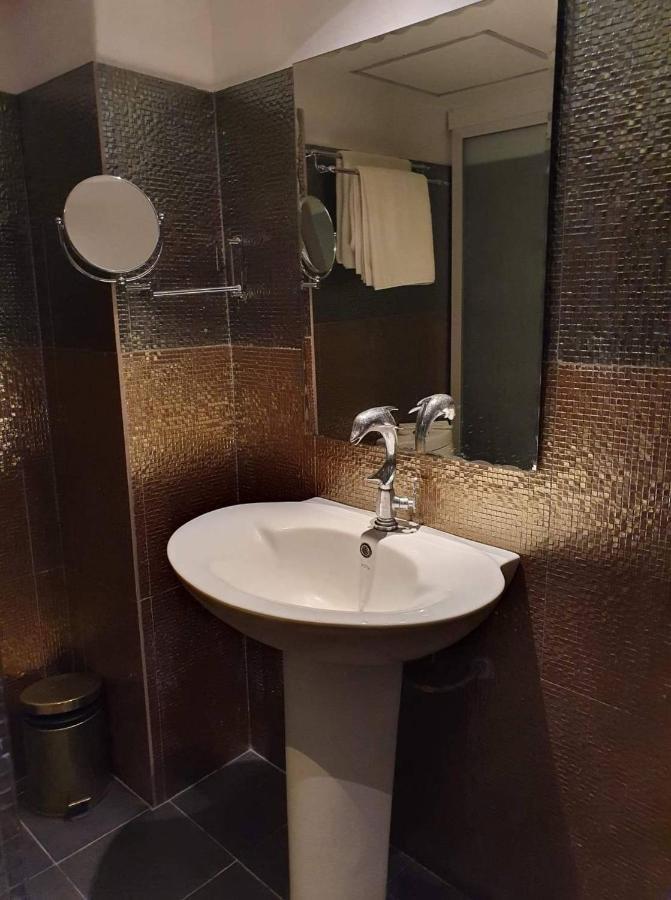 The Montana Lodge-Sathorn Bangkok Kültér fotó
